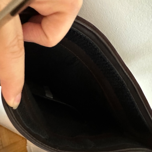 Arche Leather Shoulder Bag - Picture 2 of 8